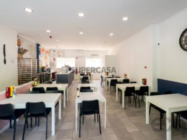 Espaço comercial em Salvador e Santa Maria da Feira