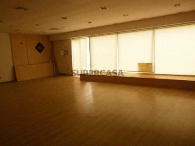 Espaço comercial em Samora Correia