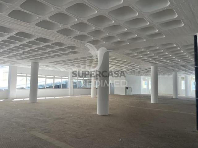 Espaço comercial em Santa Iria de Azoia, São João da Talha e Bobadela
