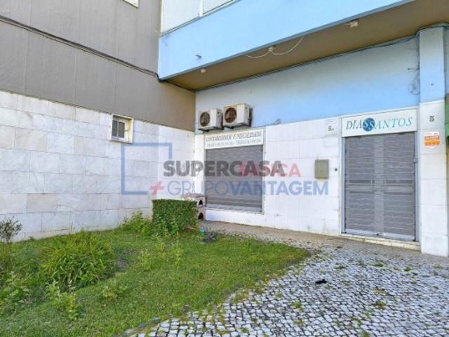 Espaço comercial em Santa Iria de Azoia, São João da Talha e Bobadela