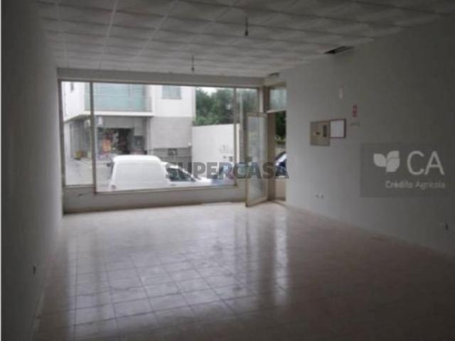 Espaço comercial em Trofa, Segadães e Lamas do Vouga