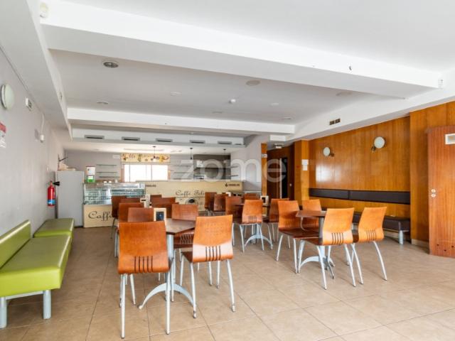 Espaço Comercial para arrendamento em Fânzeres, Gondomar