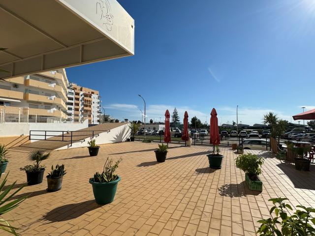 Espaço Comercial para Arrendamento em Localização Privilegiada
