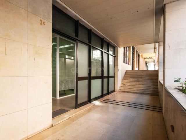 Espaço Comercial para Arrendar | 130m2 | Localização Premium | Telheiras