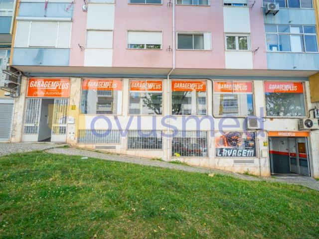 Espaço Comercial para venda em Casal de S. Brás, Amadora