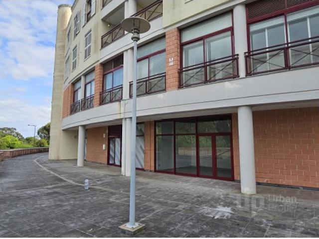 Espaço Comercial para venda em Barcarena, Oeiras
