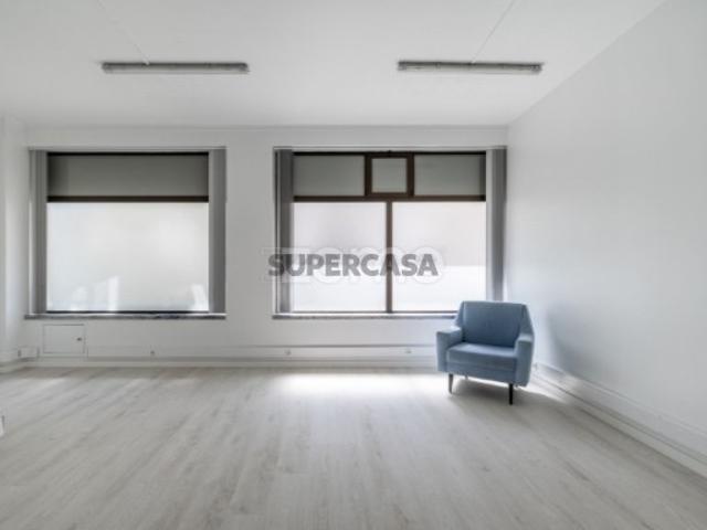 Espaço comercial para venda Leiria