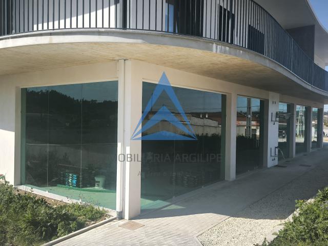 Espaço Comercial / Serviços com Terreno POMBAL