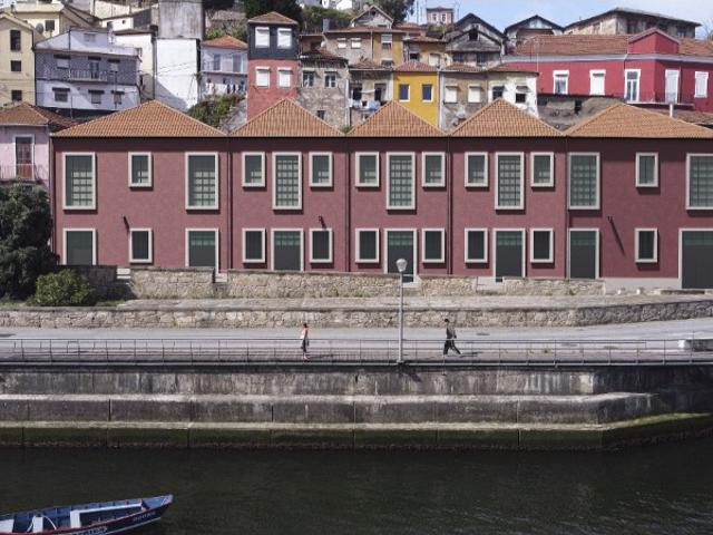 Espaço comercial único frente ao rio 145m2 V. N. de Gaia