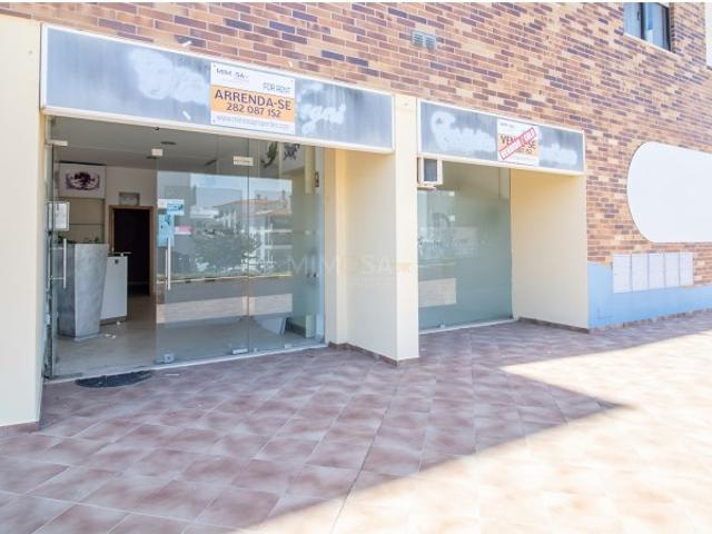 Espaço Comercial Versátil junto ao centro de Lagos