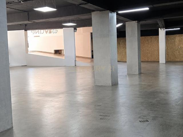 Espaço Comercial | 600 m² | Centro da Pontinha | Investimento com Rendimento