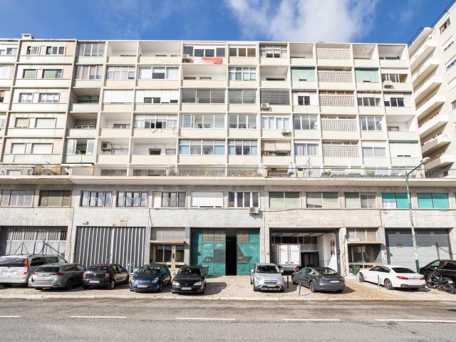 Armazém Único em Localização Prime de Lisboa Perto de Santa Apolónia e Alfama!