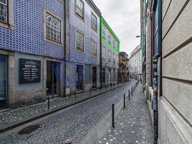 Espaço de Serviços na baixa do Porto. Não deixe escapar esta oportunidade