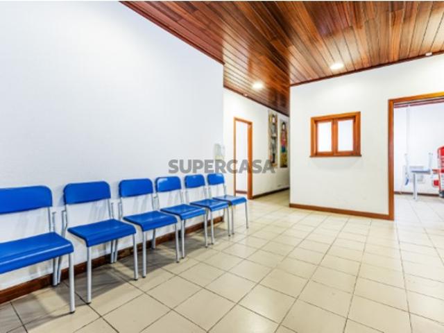 Espaço Multiusos em zona central em Albufeira