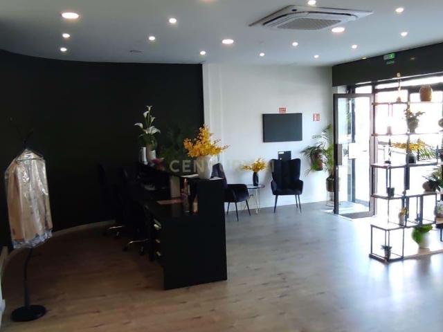 Espaçosa loja nas Avenidas Novas, Lisboa 2700€