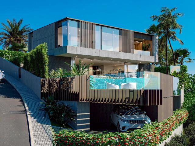 Espaçosa Moradia de luxo com três Suites e Piscina, na Calheta Madeira
