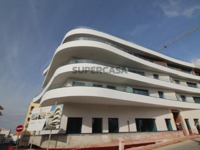 Espaçoso T2 em Quarteira