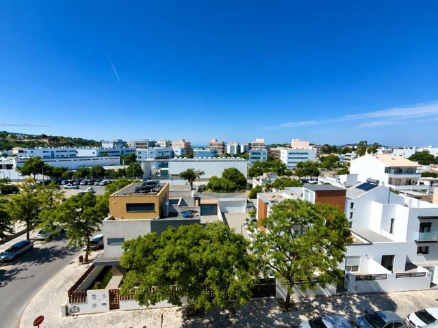 ☀️ Espaçoso Apartamento T3 164,78 m² com 3 Varandas e Garagem | Loulé, Algarve ️