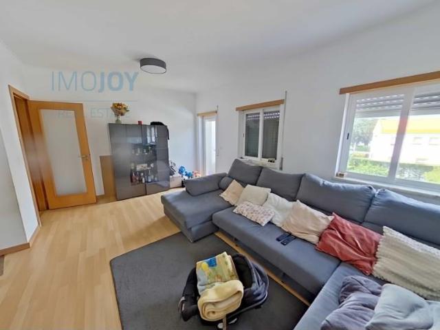 Espaçoso Apartamento T3 com Potencial no Montijo 0m² Pegões