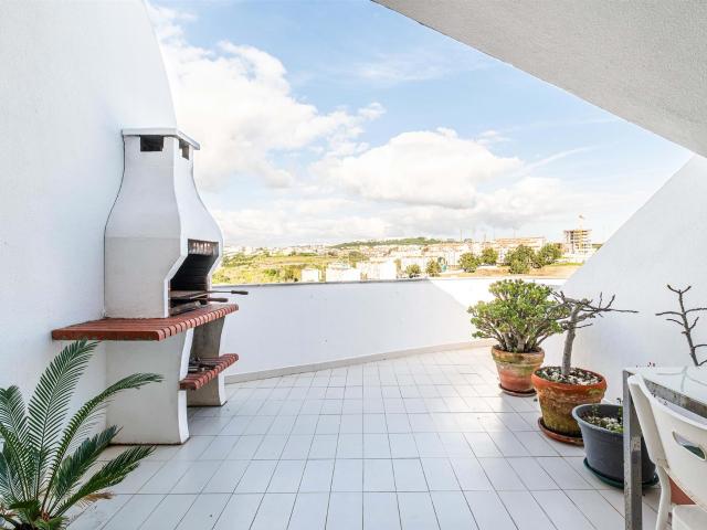Espaçoso Apartamento T3 Duplex em São Domingos de Rana 248m² São Domingos De Rana