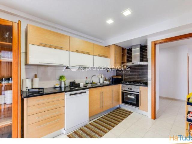 Espaçoso apartamento T3 mobilado e equipado | 26084097407