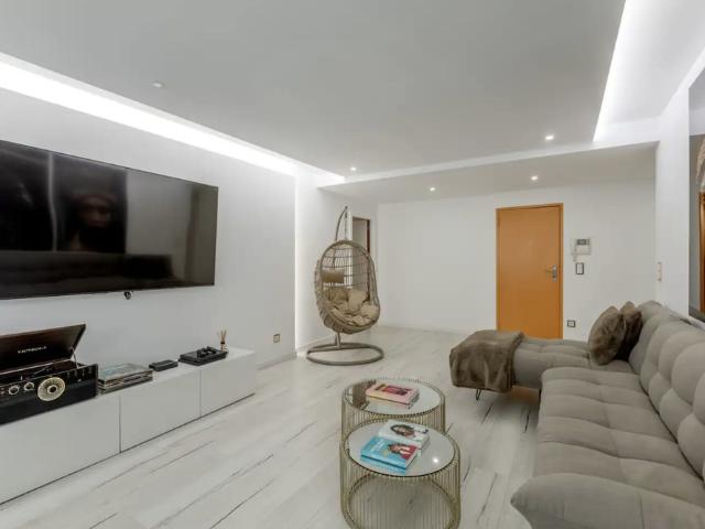 Espaçoso apartamento com 3 quartos em Lisboa