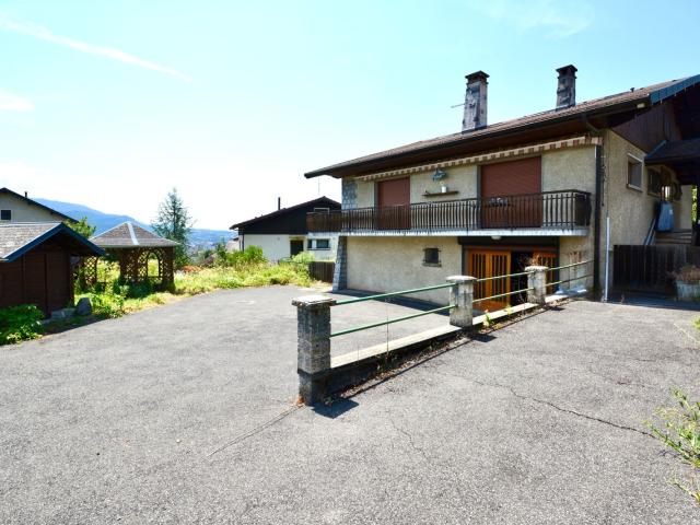 Espace et potentiel! Maison de 221 m2 + combles sur les hauteurs d'Annecy le Vieux