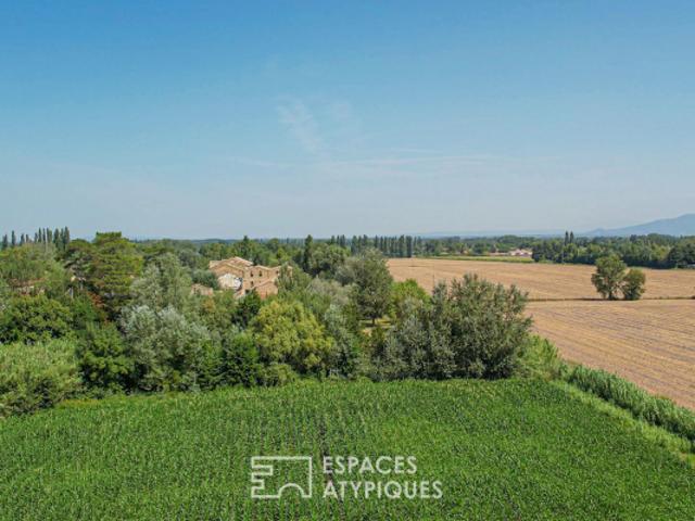 Espace polyvalent dans une ancienne manufacture en bord de Sorgue