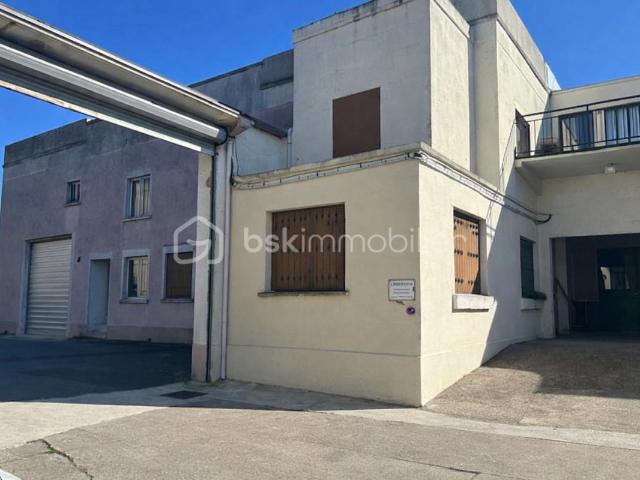 Espace professionnel multi activités – 640 m² – Athis Mons