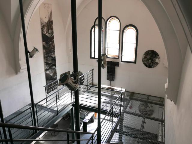 Espaces atypiques: Appartement, salle exposition Ateliers: 305m² Lasalle