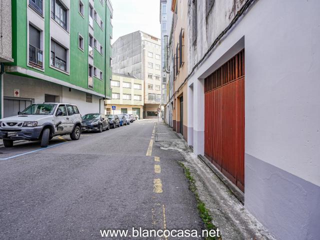 Espacio amplio y versátil en Carballo ideal para uso comercial ó personal