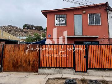 EXCELENTE OPORTUNIDAD CASA CON AMPLIO TERRENO
