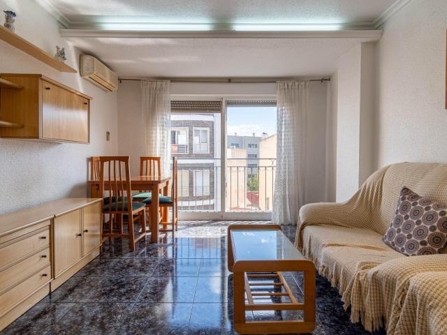 ESPACIO, COMODIDAD Y VIDA DE BARRIO A UN PASO DEL CENTRO DE ELCHE