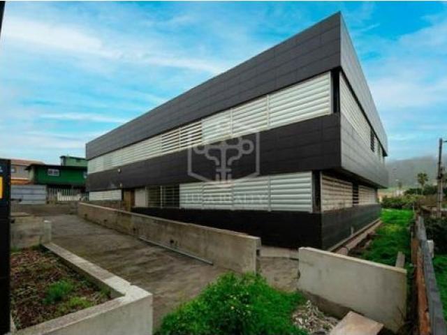 espacio comercial en Venta en San Cristobal De La Laguna. UEBZ T1559