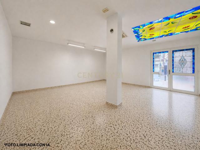 Espacio Comercial en Benalmádena, Málaga Oportunidad Única