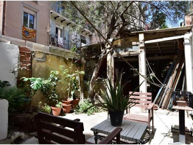 Espacio con alma en Provenza: reforma y transforma este local vivienda con jardín