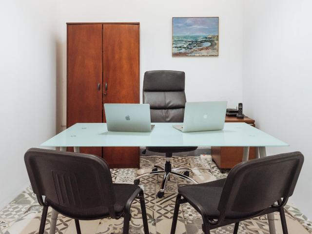 Espacio de coworking en Gran Canaria con instalaciones modernas y accesibles