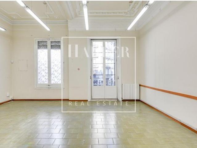 Espacio único residencial y de oficina junto a Plaça de Catalunya