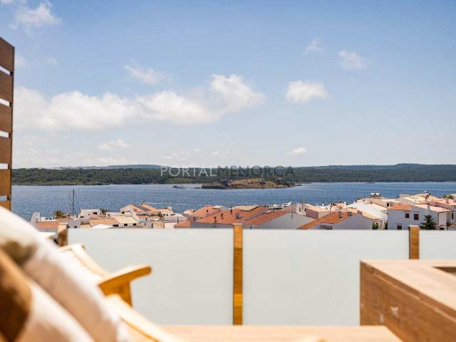 Espacios generosos y vistas privilegiadas sobre la bahía de. 140m² Es Mercadal