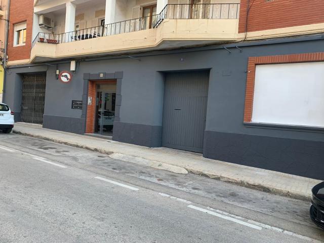 Espacioso local comercial ubicado en una de las calles más t. 261m² Dénia