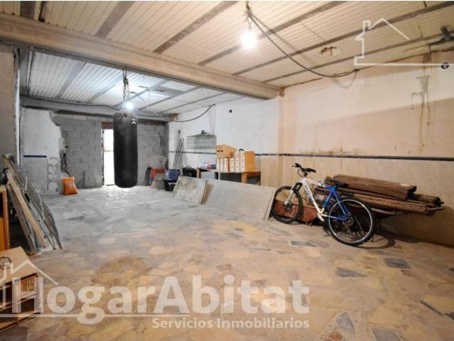 ESPACIOSA CASA CON TERRAZA Y GARAJE PARA CREAR EL HOGAR DE TUS SUEÑOS