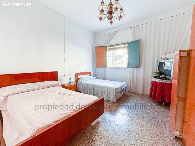 ESPACIOSA CASA DE CAMPO CON PARCELA