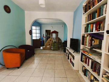 Espaciosa casa en venta con excelente ubicación