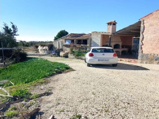 Espaciosa propiedad rústica de 4 dormitorios en una parcela de 3000 m2 en Rafal
