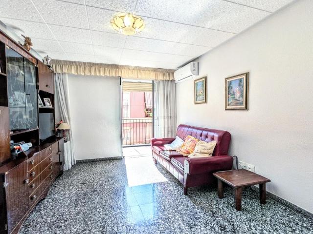 ESPACIOSA VIVIENDA DE 4 DORMITORIOS, BALCÓN, ORIENTACIÓN ESTE, 100 M2 Y CON ASCENSOR