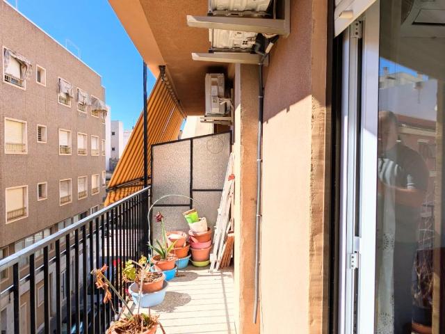ESPACIOSA VIVIENDA DE 4 DORMITORIOS, BALCÓN, ORIENTACIÓN ESTE, 100 M2 Y CON ASCENSOR