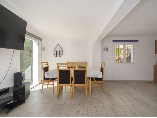 Espaciosa villa de 5 dormitorios a la venta en tranquila zona residencial de Jávea