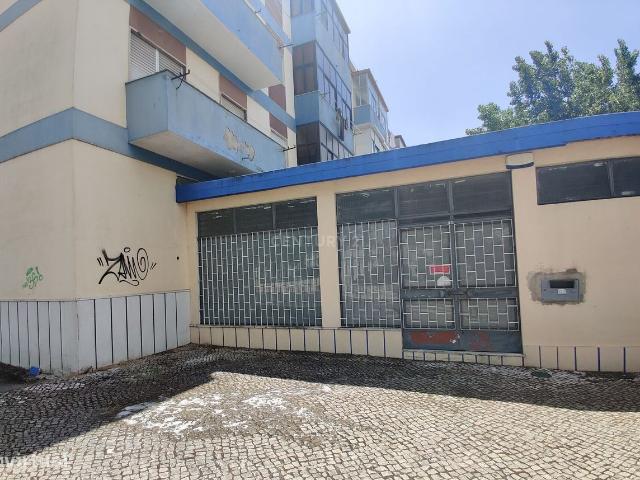 Espao Comercial, na Verderena Barreiro