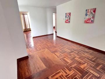 Espalda colegio Humbolt Dorm y cochera ingreso independiente