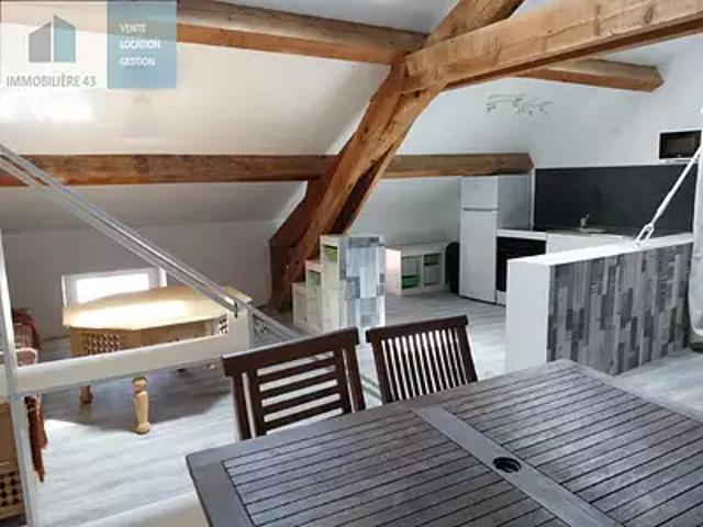 Espaly Saint Marcel 43000 Location appartement 1 pièce t1 au dernier étage